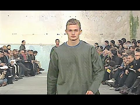 ISSEY MIYAKE Fall 2000/2001 Menswear - Fashion Channel