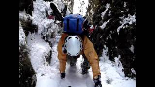 preview picture of video 'Winter climb in Raeburn's Gully, Dumyat, Ochil Hills, Scotland'