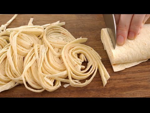 Cut the tortilla into thin strips! According to this recipe, it's easy to cook pizza every day!