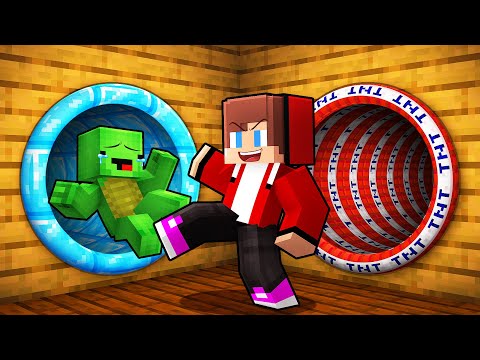 Mikey and JJ Choose the Right Slide in Minecraft (Maizen)