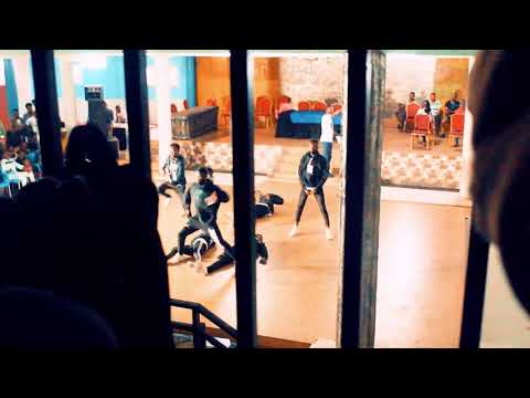 Man g dance brûtãl Près sélection