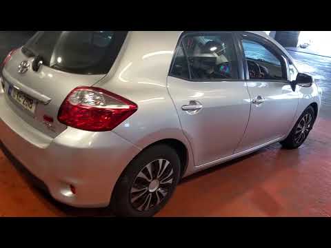 Toyota Auris 2010 - Image 2