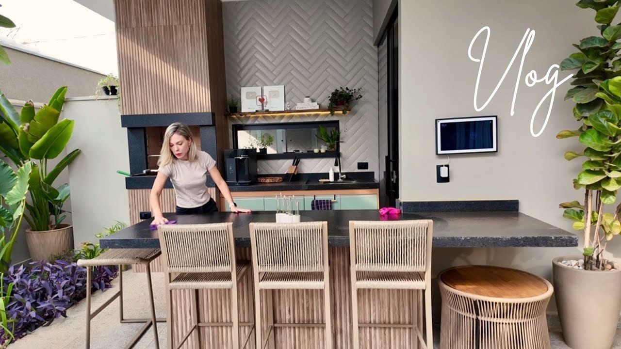 Estou pensando em me mudar 😔  Resolvendo piso embaçado  🏡Fiz uma hamburgada no quintal