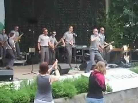 Puolustusvoimien Varusmiessoittokunnan Show Band - Relight my fire