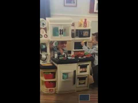 Assembling a Step2 Great Gourmet Kitchen