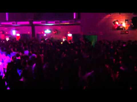 inizio schiuma party zarro night