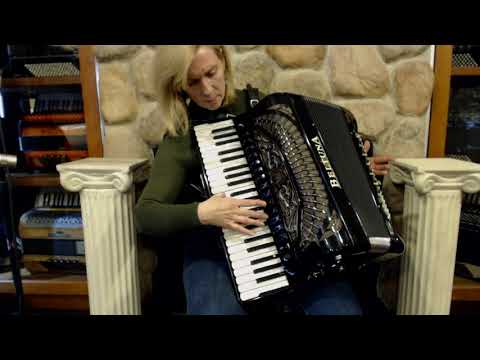 2863 - Black Beltuna Leader V Piano Accordion LMMMH 45 120 $5999