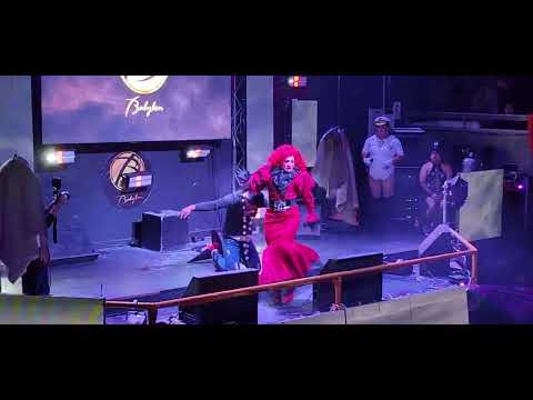 Divas vs Reinas All Star.  2do gala.  TERROR Adhara le bonnet