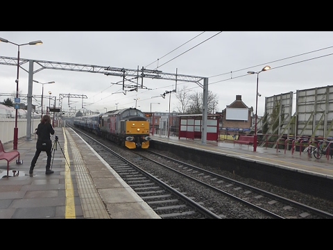 ROG Class 37800 thrashes through Harrow and Wealdstone working 5Q58.