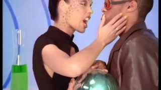 Brooklyn Bounce - The Music's Got Me 1998