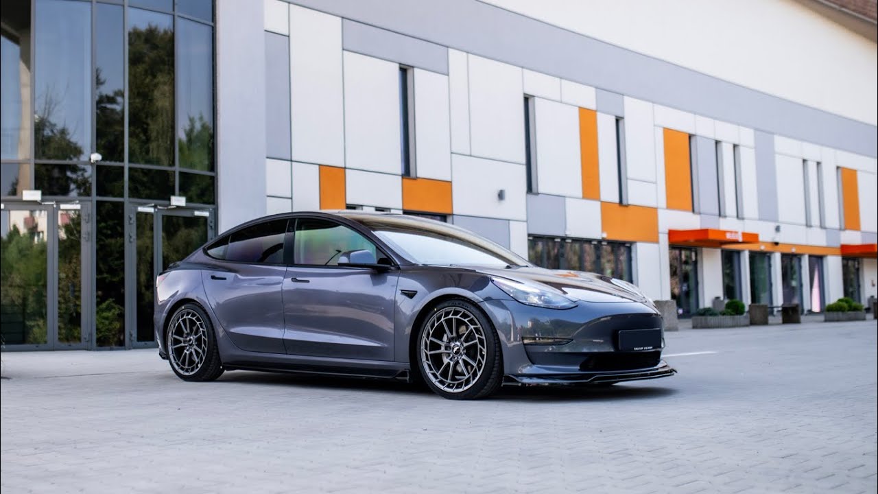 Tesla Model 3 image