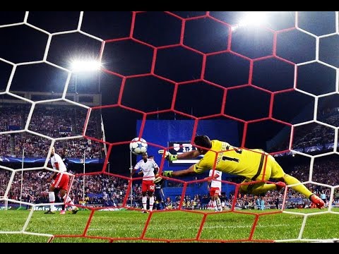 Dupla defesa de Júlio César contra o Atlético Madrid