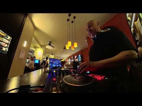 Kitchen & Cocktail Bar in Suadiye Istanbul📍Dance House Mix by Ata Emre 2026.01.23