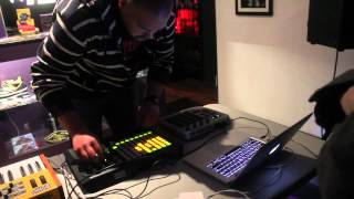 Com Truise - Videolife + Cyanide Sisters // Live @ 350 Broadway