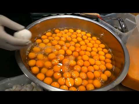 Giant Jiggly Cake Making in Taiwan / 巨大蛋糕製作 - Taiwanese Food