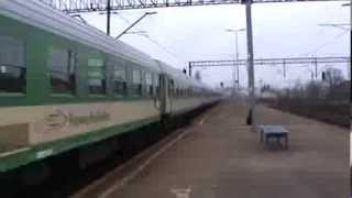 preview picture of video 'KUTNO dworzec PKP - EP07-2002 z IR Szczeliniec & 5 370 004 z BWE'