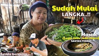 Download lagu Walaupun sederhana masakan ibuk tetap no 1,Sayur gude, ikan Salem santan pedas mp3