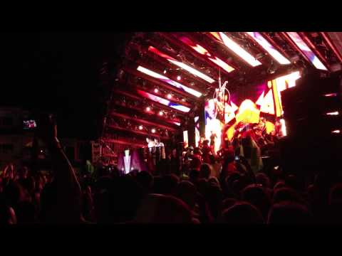 Axwell & Ingrosso playing 'Thomas Gold - Remember' @ Ushuaia Ibiza