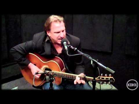 Ellis Paul "The Dragonfly Races" Live at KDHX 12-10-2010