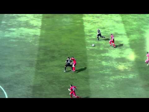 Fifa 12 fail ! Jose Enrique fliegt 10 Meter über den Platz
