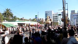 preview picture of video 'Karatsu Kunchi Float at a Jog (走っている唐津くんち曳山)'