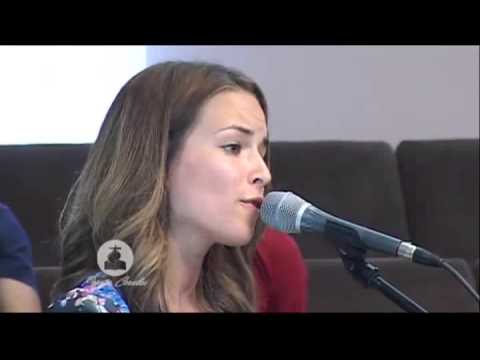 Stefanie & Sabrina Berci - Acelasi Dumnezeu/Trece Isus pe-aici