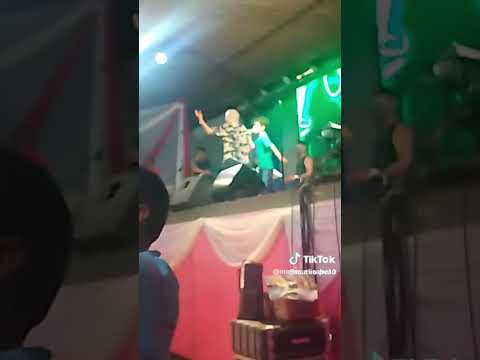 cantando en chamical la Rioja con el artista Manolo puga