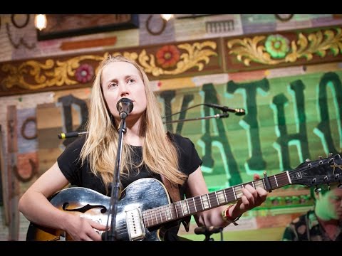 Lucky Barn (S03E06) The Weather Station - Like Sisters @Pickathon 2015