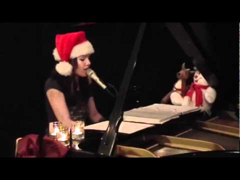 Roxi Copland- I'll be groped for Christmas (TSA Edition)