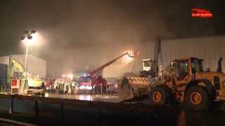 preview picture of video 'Großbrand  - rund 300 Tonnen Müll brennen'