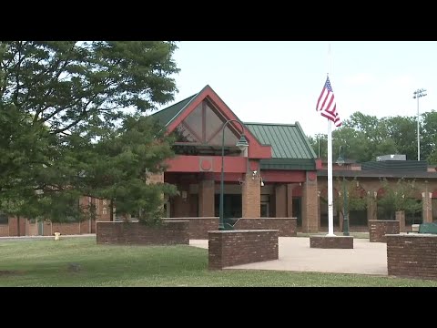 NJ West Caldwell Courtyard Dining At James Caldwell High School