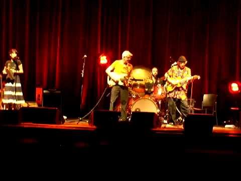 Ry Cooder & Nick Lowe, Chinito Chinito