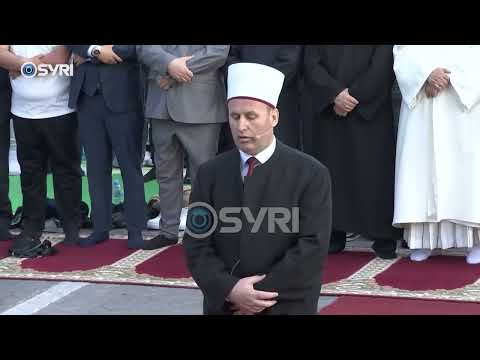 Myslimanët festojnë Kurban Bajramin/ Mijëra besimtarë falën namazin