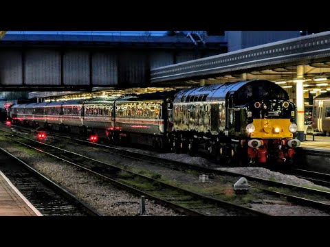 Busy Saturday Evening at Sheffield Station | 16/04/2022