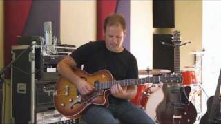 Video thumbnail for Godin 5th Avenue CW Kingpin II - en 'Francais' by Guitares Godin Officiel / Godin Guitars Official