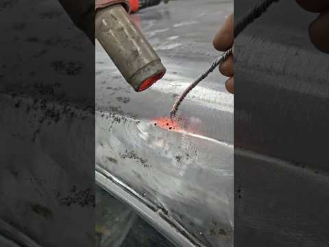 Solda com estanho em chapa automotivo - pega esse recurso #funilaria #funilariaepintura