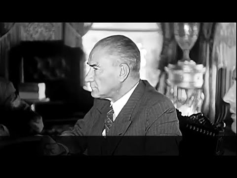 Uçurum Kenarında Yıkık Bir Ülke - Atatürk' ün Sesinden