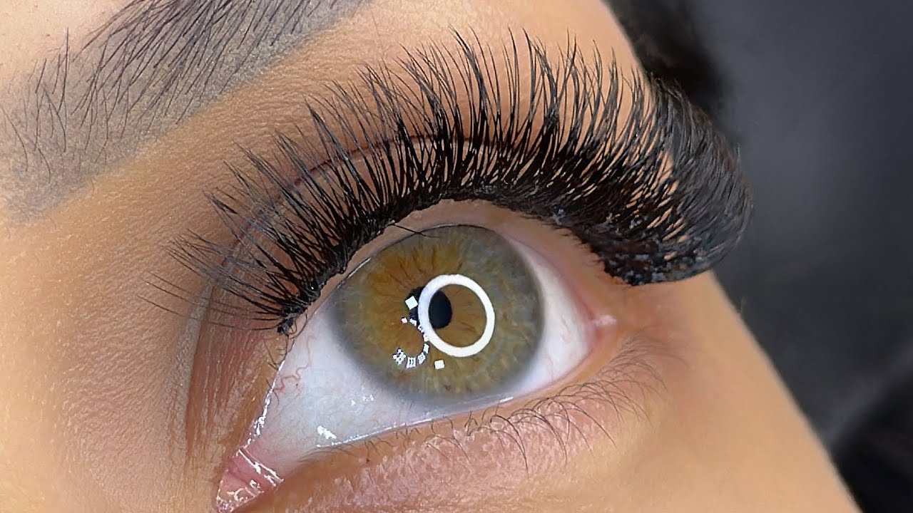 AULÃO GRATUITO DE CÍLIOS TUFINHO DURAÇÃO DE 15 a 30 dias.