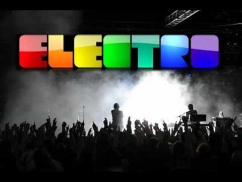 Heads Will Roll vs Aerobeetroots vs Spaceman.wmv