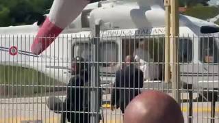 L'arrivo di Papa alla Fiera di Rimini per il Meeting: applausi e cori per Leone XIV