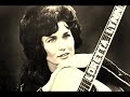 Loretta Lynn - Crazy 1977 I Remember Patsy Cline