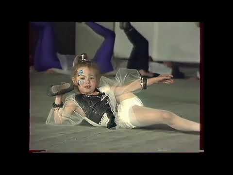 Trzpioty Antarktyda  WDK  Kielce 1992   1080p klara