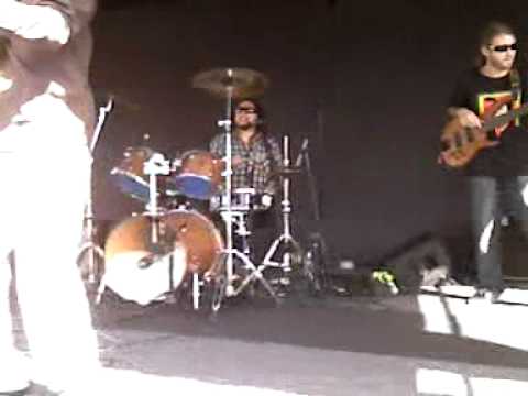 Quino Big Mountain Band.3gp