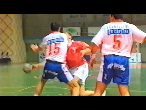 Lanzamiento de cadera de Bebeshko. Liga ASOBAL 1995/96. CiudadReal Granollers. J04. Ciudad Real