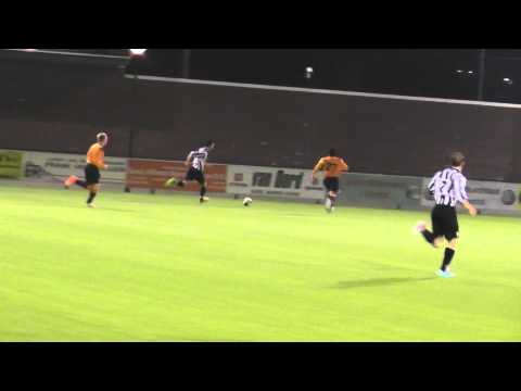 4 mrt 2014 VV De Meern B1 - Hercules B1 vr 10-2 Ingreep Trevor