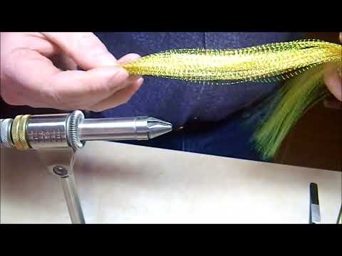 Quick Tying Tip #8: Managing Flash Materials/ Tim On The Fly