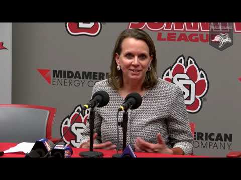 South Dakota WBB HC Dawn Plitzuweit Press Conference vs SDSU (01.06.2019)