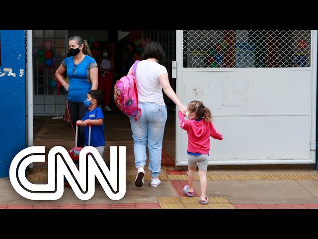 Mais de 650 mil crianças saíram da escola em três anos, diz especialista | LIVE CNN