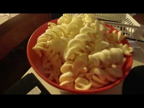 MongoTV_11049 - Del 2 - SPISER SKÅL CHIPS SØNDAG AFTEN