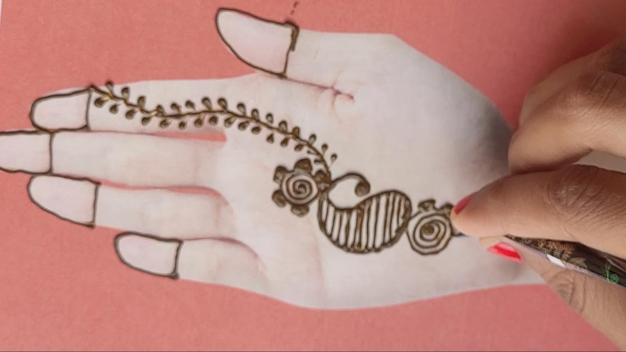 Elegant Paisley Mehandi with Intricate Floral Vines